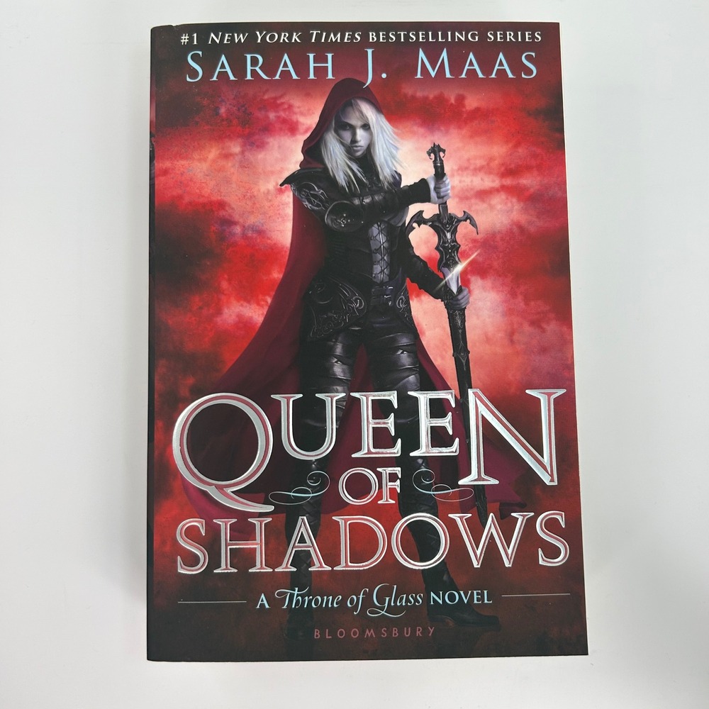 Queen of Shadows Paperback by Sarah J. Maas Throne of Glass